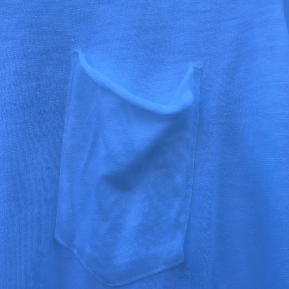 T.La Lars Classic Vneck White Tshirt w Embroidered Blue Hearts Women's Size S - Picture 5 of 8